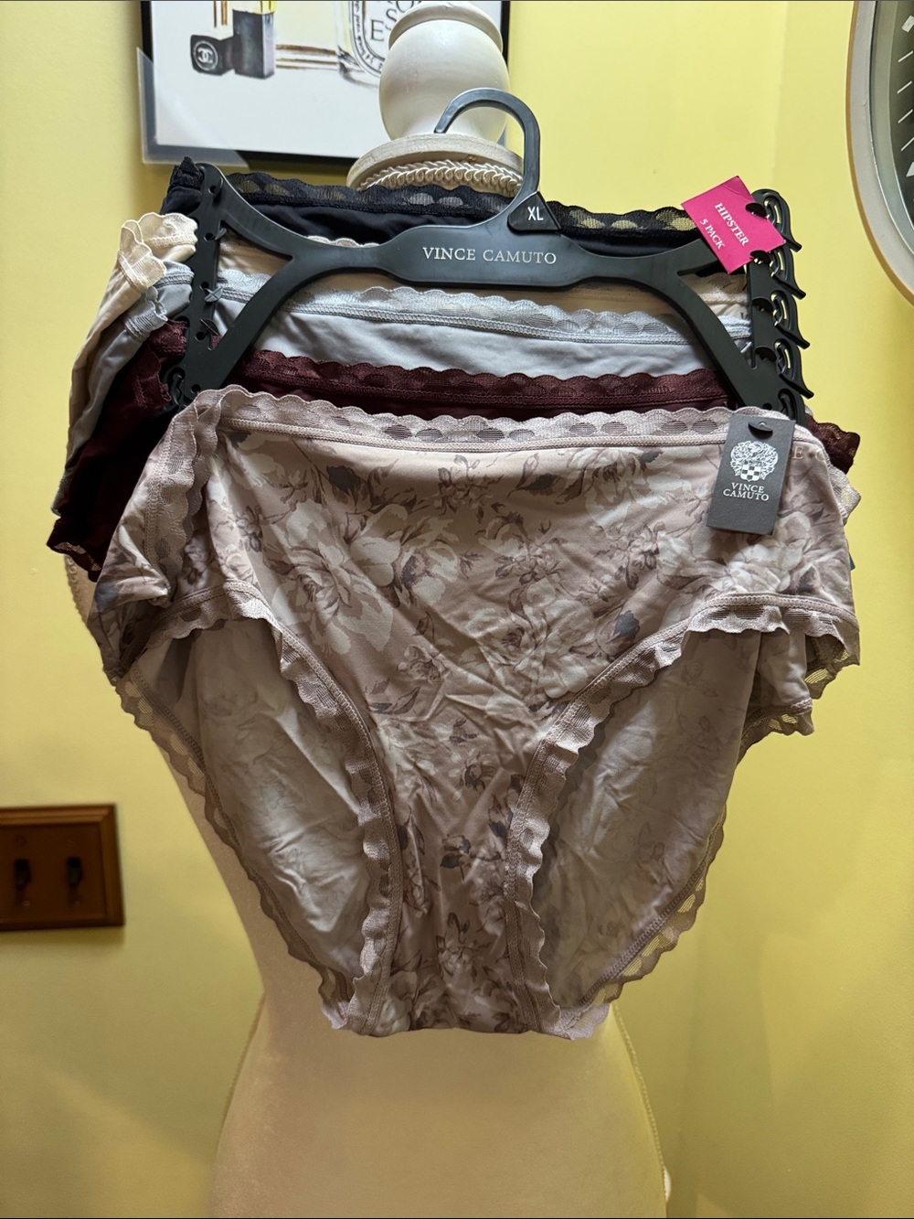 NWT Vince camuto 5 pack Hipster size XL.
